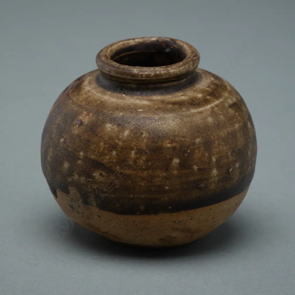 Stoneware jarlet – Sawankhalok - c.15thC, Image 1++